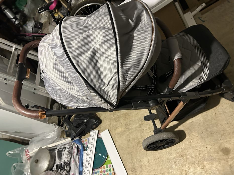 Коляска прогулочная