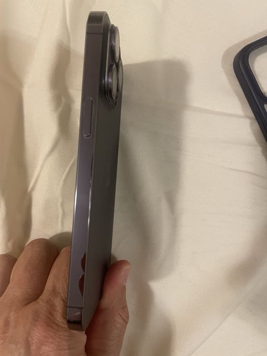 Продавам отличен Iphone 14 pro max 256gb цвят Deep purple