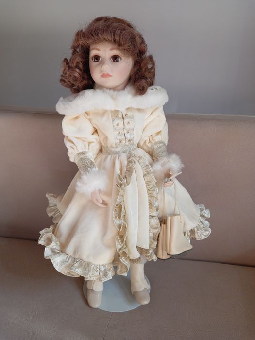 Порцеланова кукла