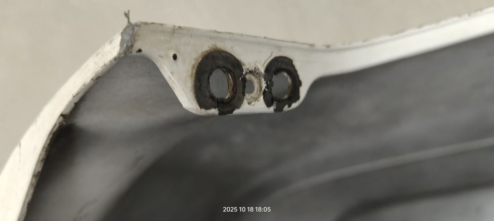 Бампер на Лексус задний