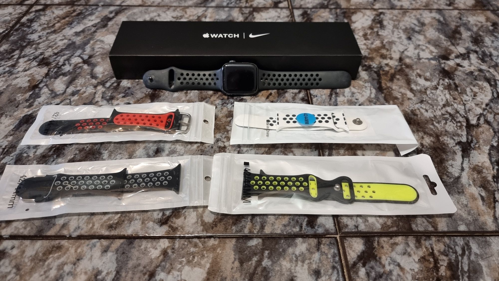 Apple Watch SE Nike Edition 44mm