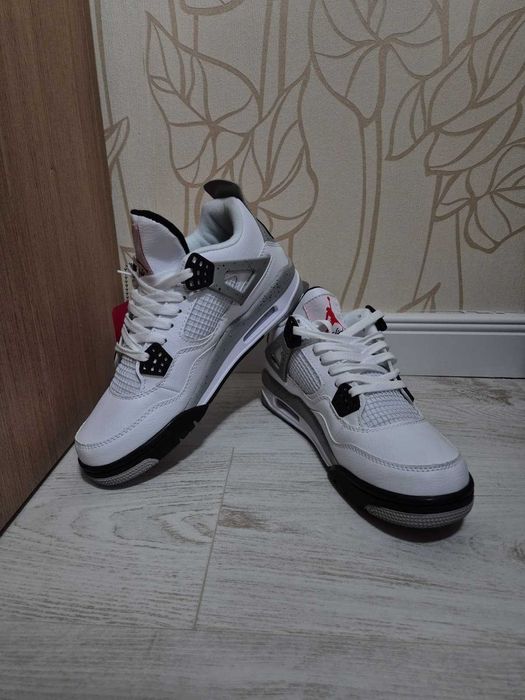 Jordan Air 4 White Cement