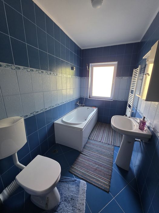 PF închiriez apt 4 cam, et. 1/4, 2 bai, 82 mp + 20 mp 2 balcoane