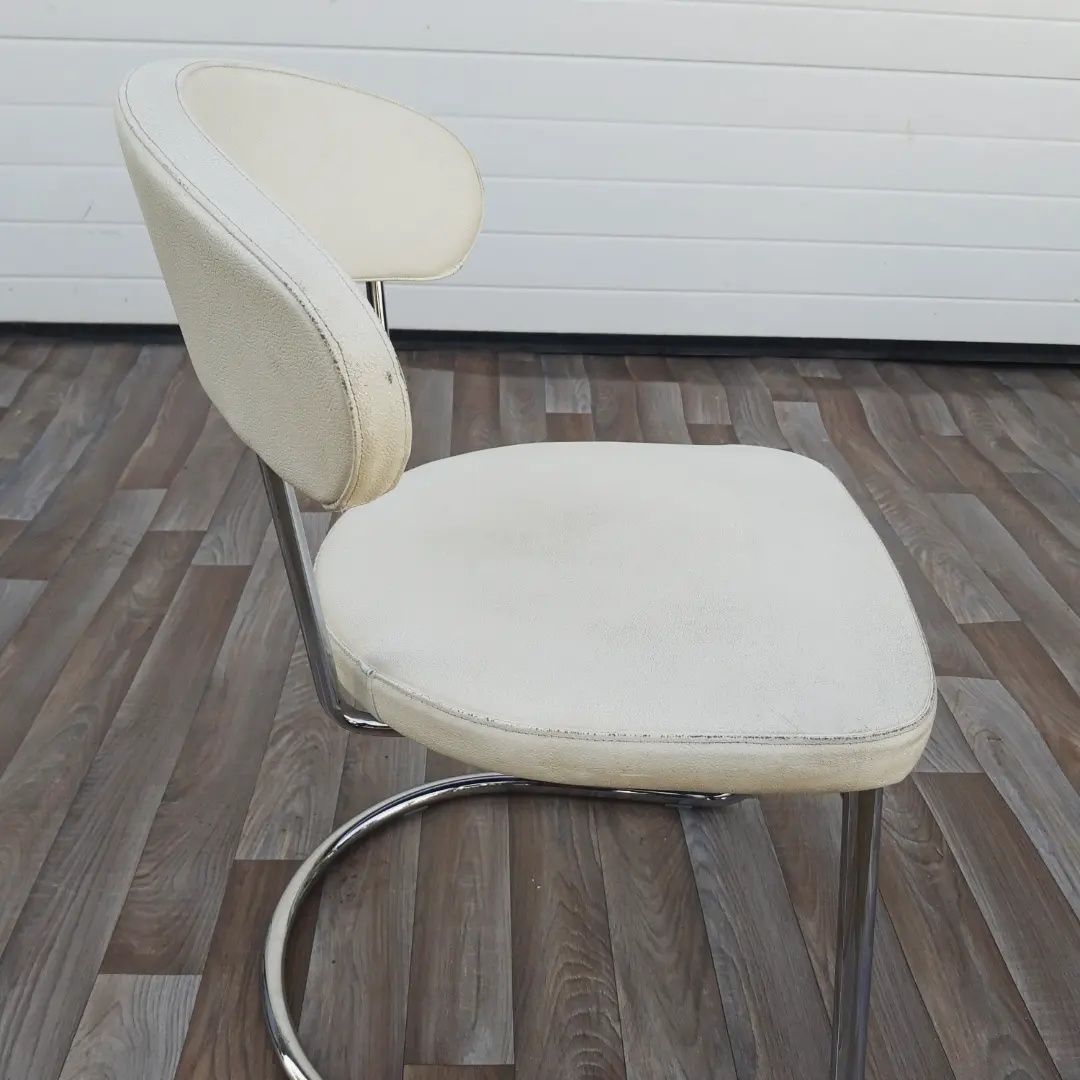 Effezeta Italy дизайн столове с тръбна рамка. Винтидж интериор.