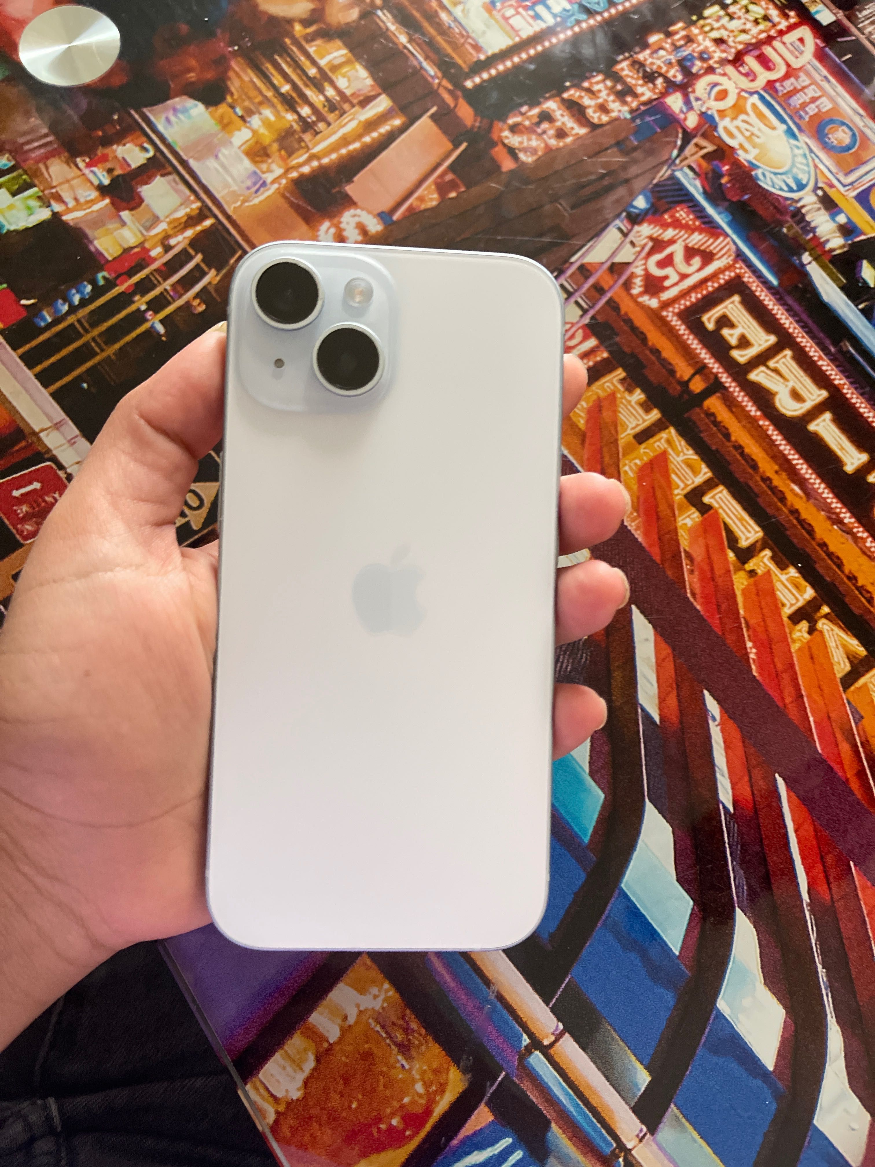 Vând IPhone 15 Blue