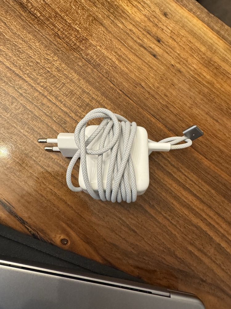 Mackbook air 15.3