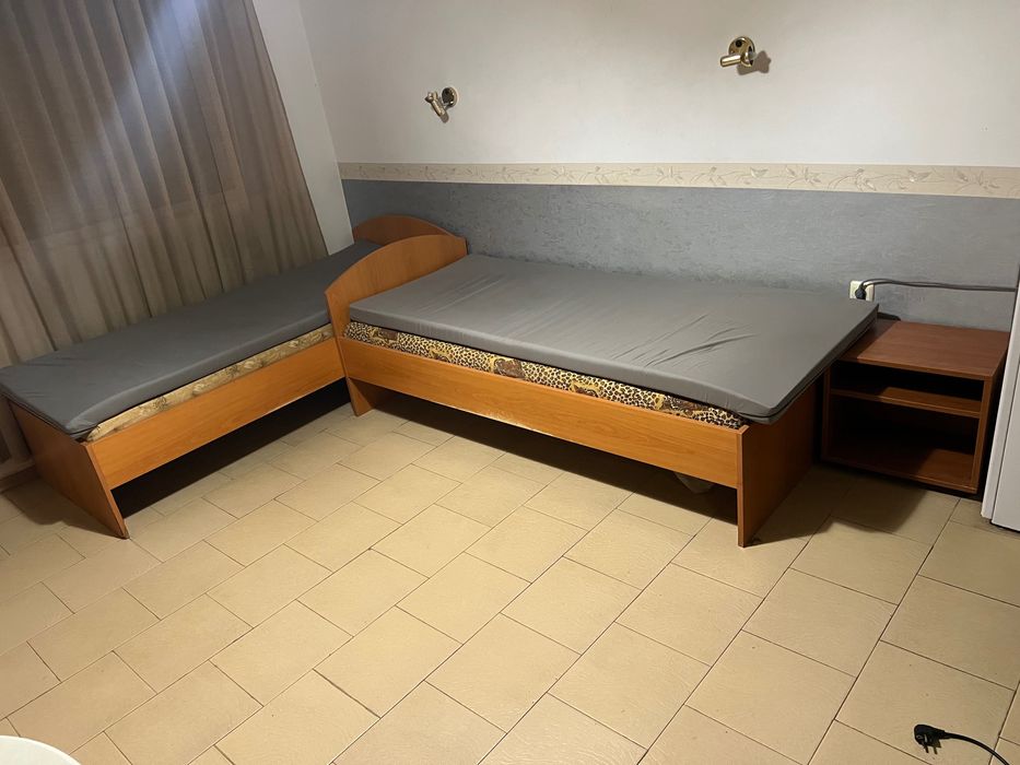 Продавам  единично  легло 80/190