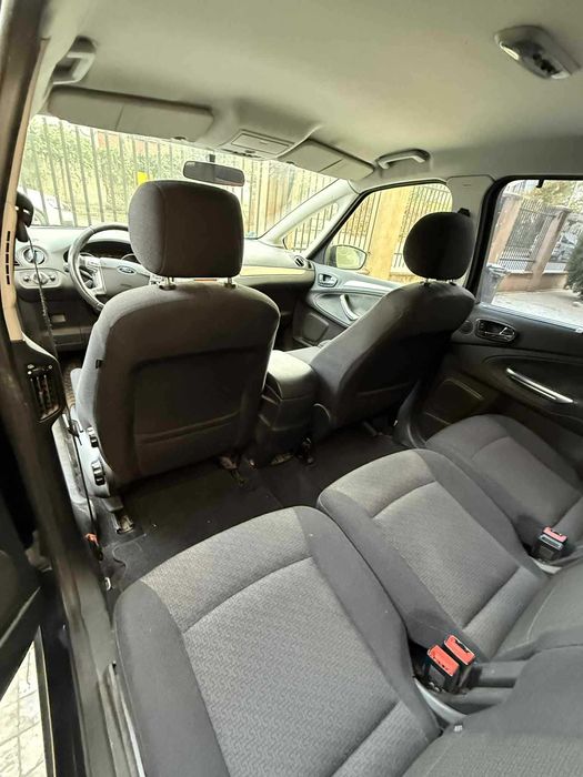 Masina cu numere rosii Ford S Max 2006