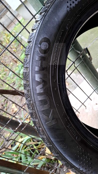 4 anvelope iarna , 205 55 R16 ,rulate putini km , KUMHO , fara petice