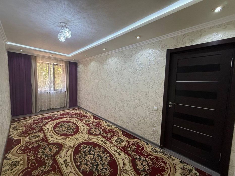 Вагзал парк олдида