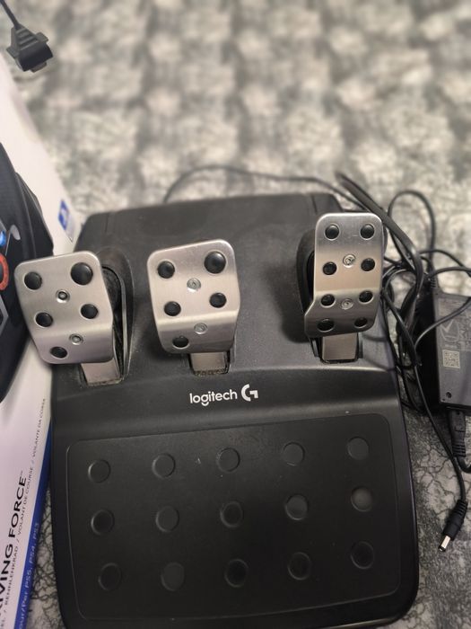 Продавам Logitech G29 с ГАРАНЦИЯ !!