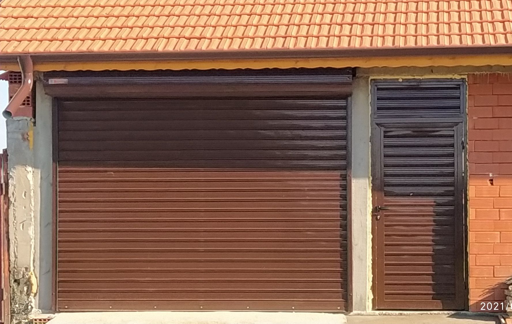 Ролетни гаражни врати и охранителни ролетки