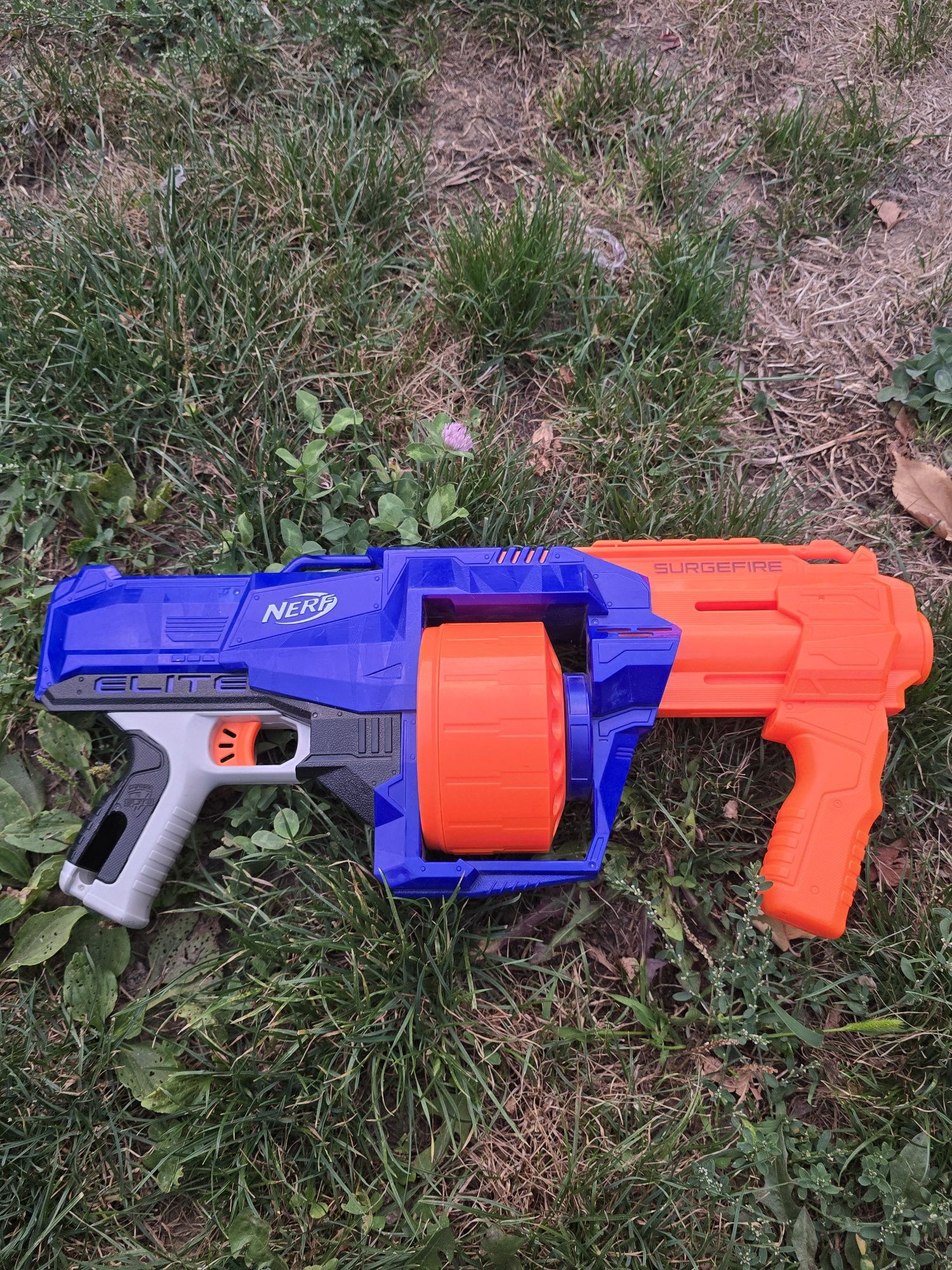 Продаю Nerf бластеры