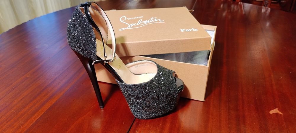 Токчета Christian Laboutine 39 номер