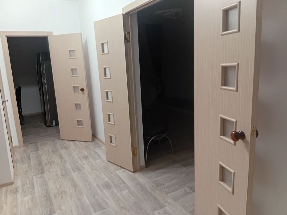 Продаётся двери почти новый.Количество 6-штук.Цена 8000тг.за штуку