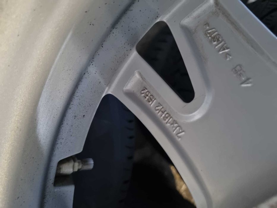 Jante  BMW  Seria 1 F40 F45 F46 Anvelope Vara Michelin 205 60 16