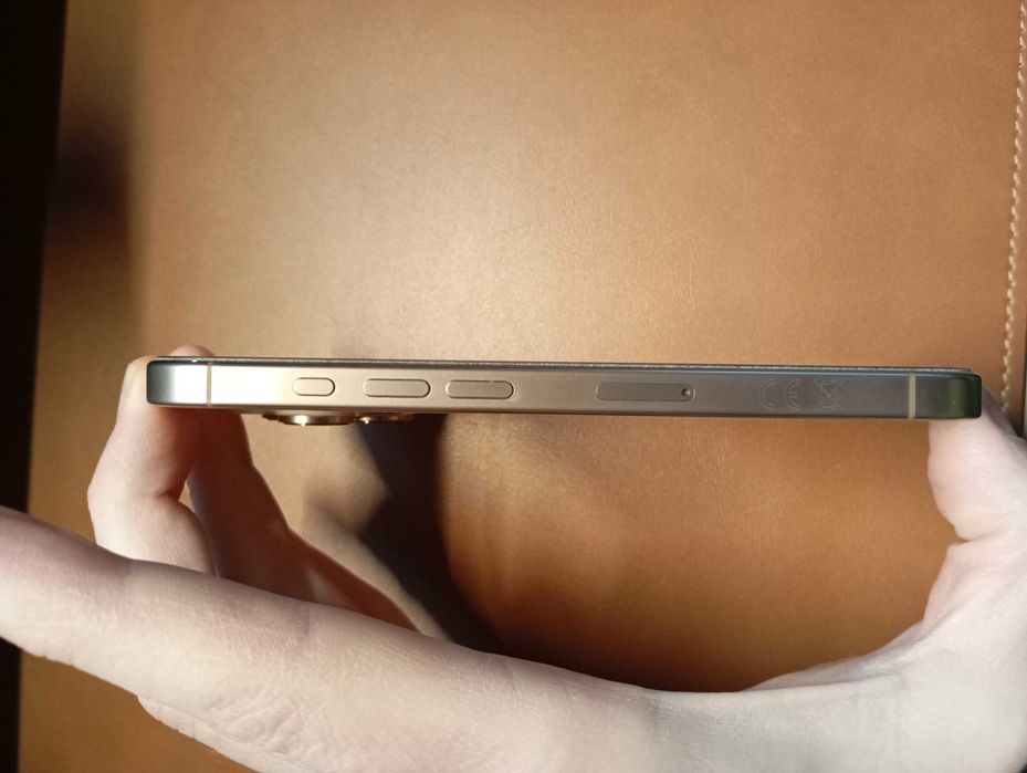 iPhone 16 pro 512GB Desert Titanium