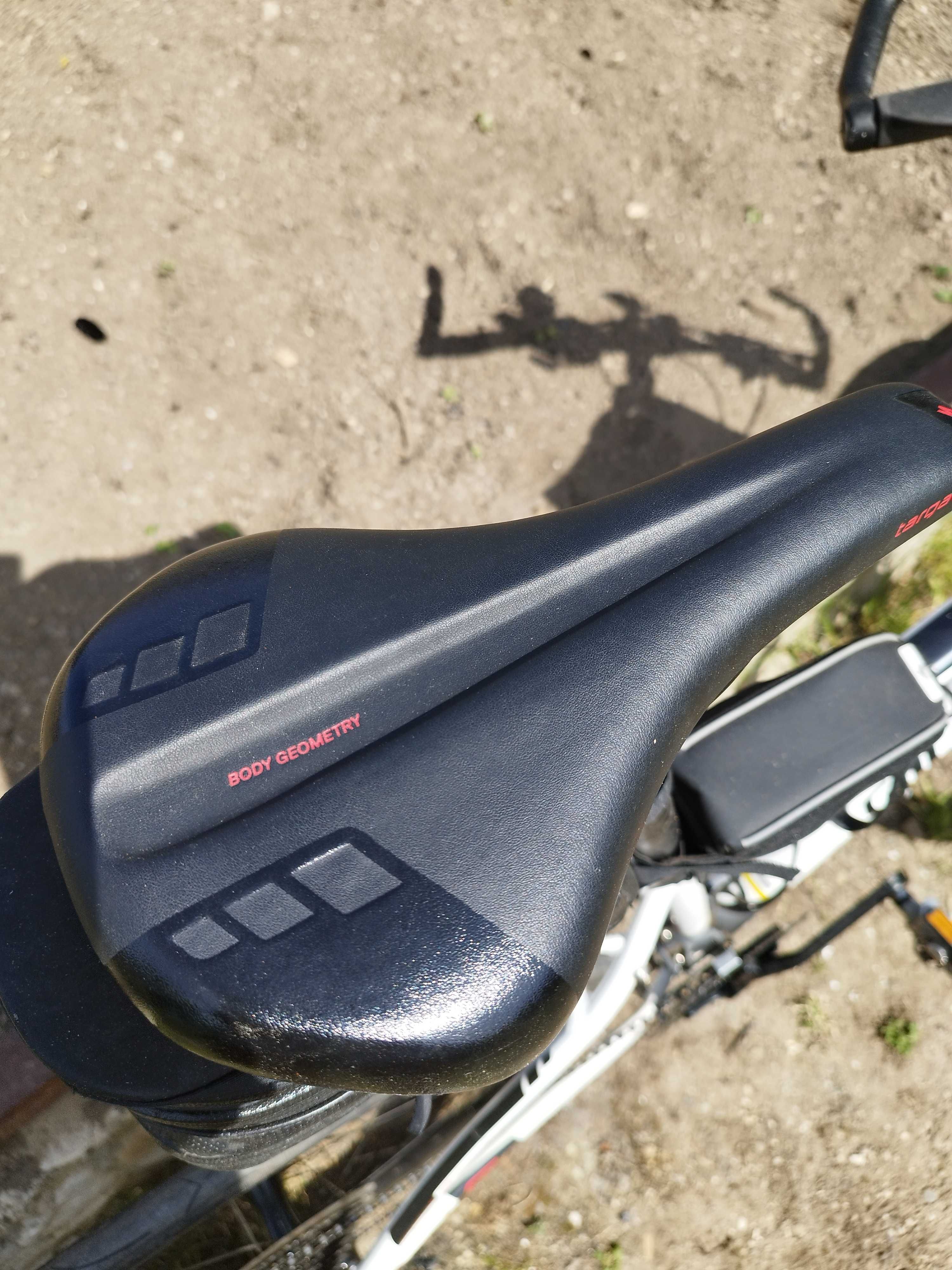 Vând bicicleta Specialised XL