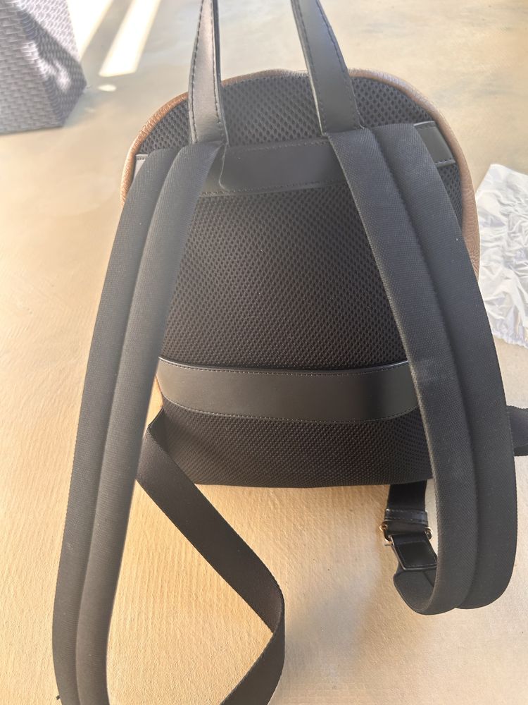Продавам раница FURLA