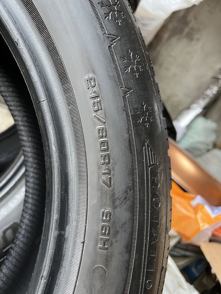 Dunlop 215/60/17 зимни гуми