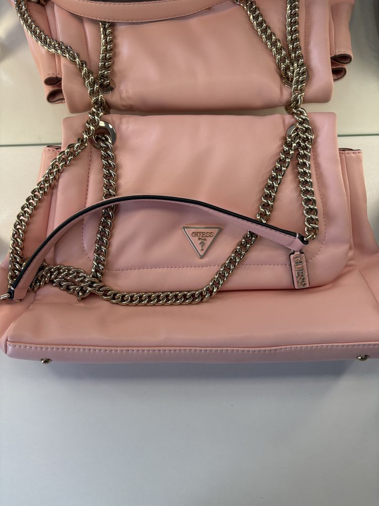 Чисто нова чанта Guess