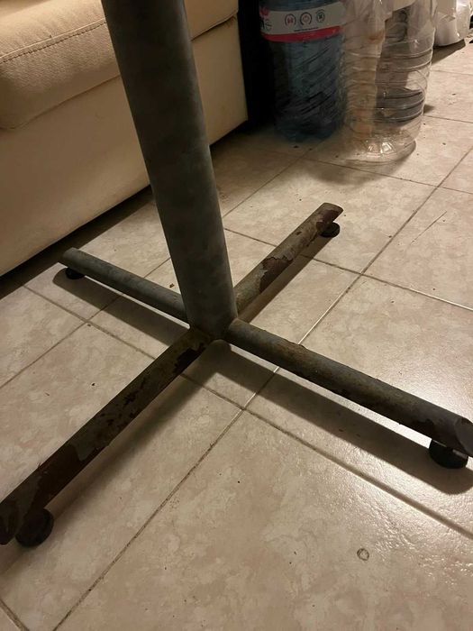 маси верзалитни с метални крака