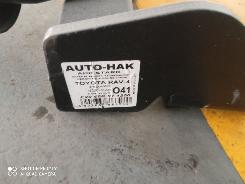 Cârlig  Toyota RAV4 4 nou
