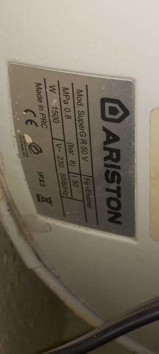 Ariston 50 talik sotiladi aybi yuq ishlaydi
