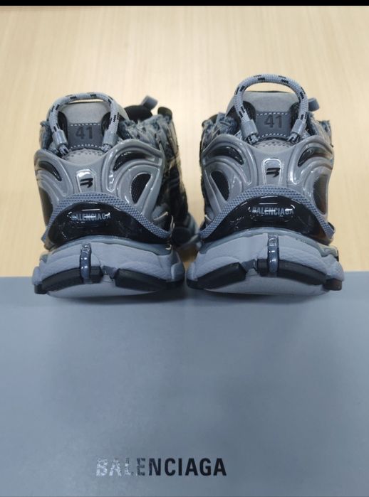 Balenciaga Runner marimea 41 gri cu negru