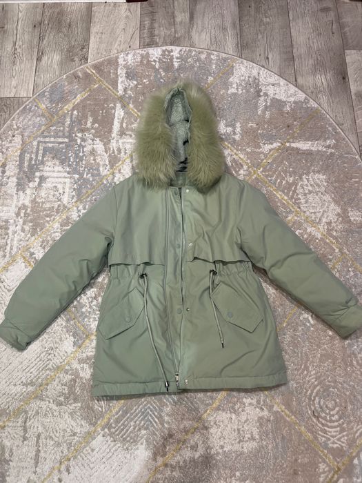 Продам женскую куртку