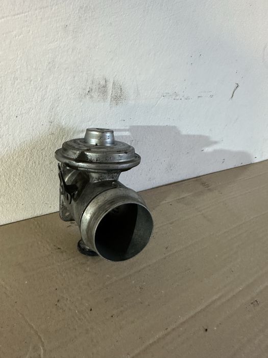 Supapa EGR BMW seria 3 E90 E91 330d 3.0 diesel 231cp