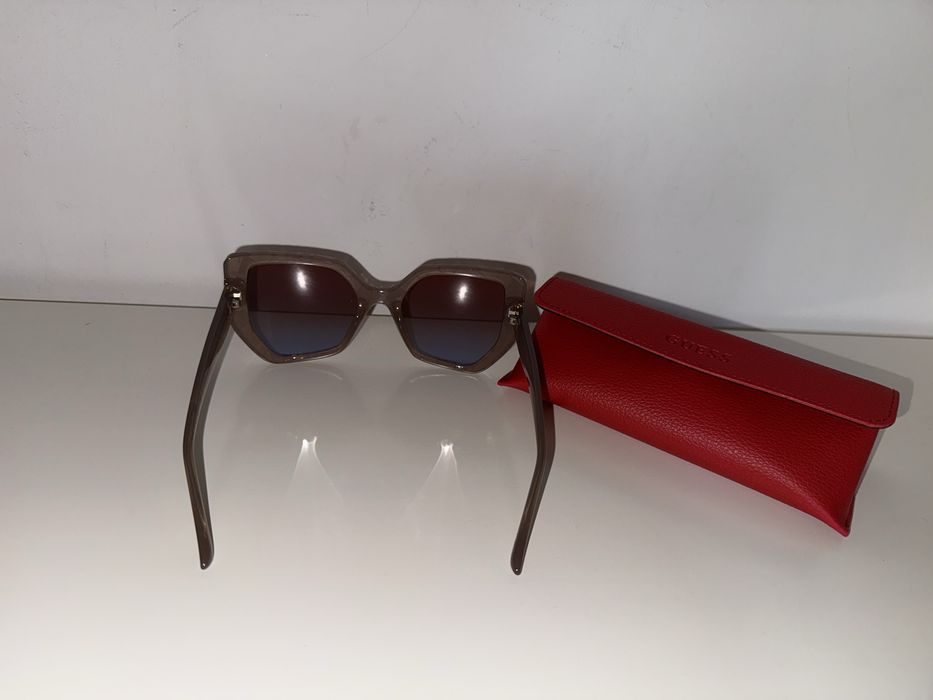 Ochelari de soare Guess