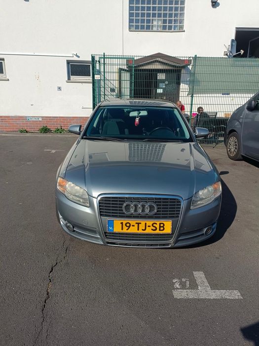 Audi A4 B7 – 2.0 Benzină Aspirat 2007 2800 euro ( Pret negociabil)