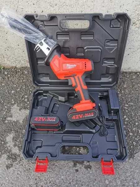 Саблен трион Milwaukee 2625-20 M42х Миулоки+2батерии-42v+4ножа