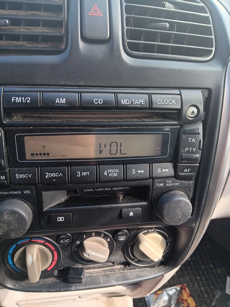 Mazda Demio 1,5 на части