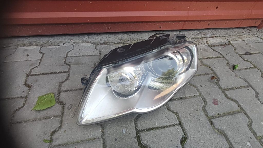 Far stânga bixenon Vw Passat B6