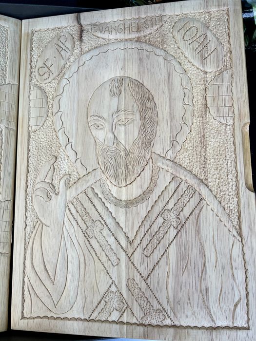 Sculptura manuala tip carte