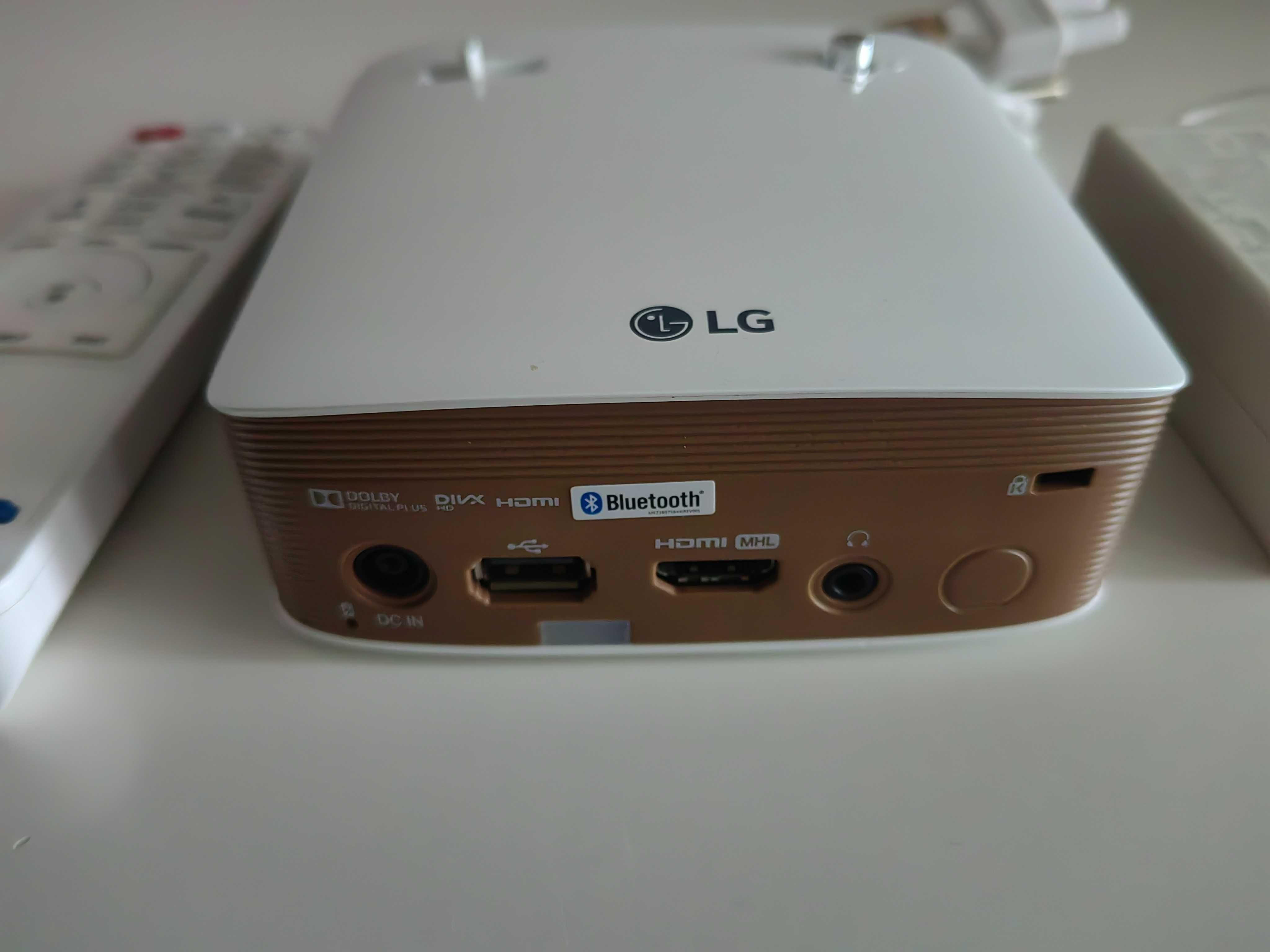 Mini Videoproiector LG Cinibeam Ph150g