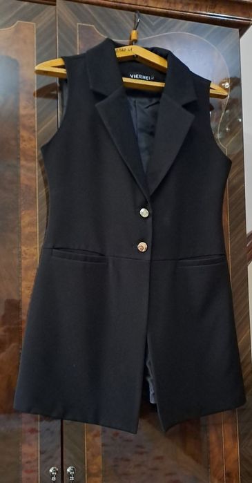 Продаётся женская  безрукавка  в отличном состоянии