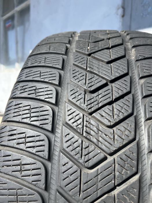 2 бр. зимни гуми 255/45/20 Pirelli 5+ mm DOT 0513