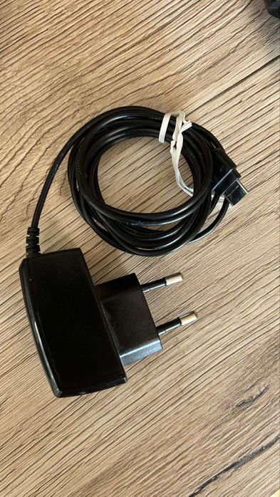 2 броя зариадни за Samsung телефон - стари модели