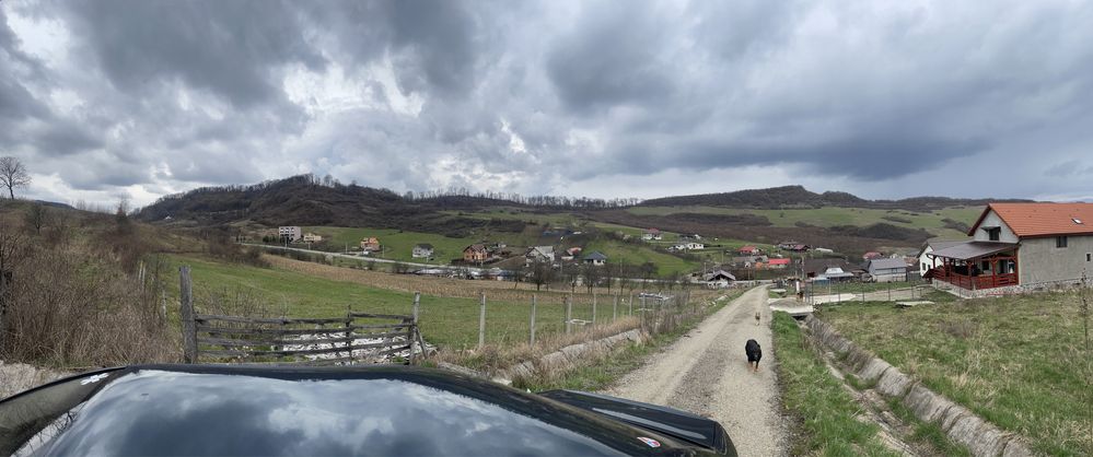 Vând teren la intrare in jelna pe partea dreapta sau locuri de casa la