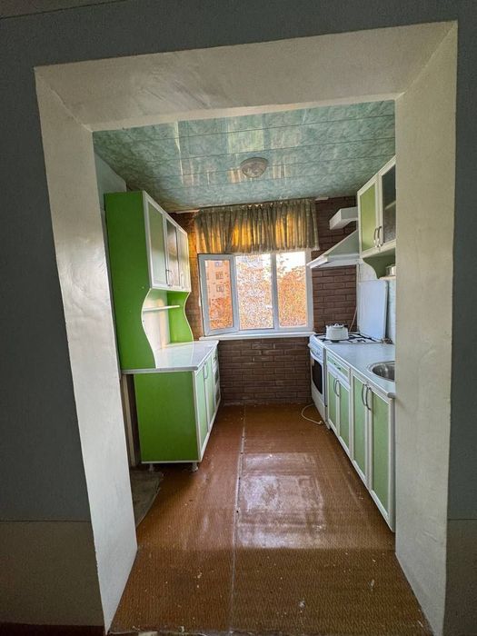 2 xonali kvartira sotiladi