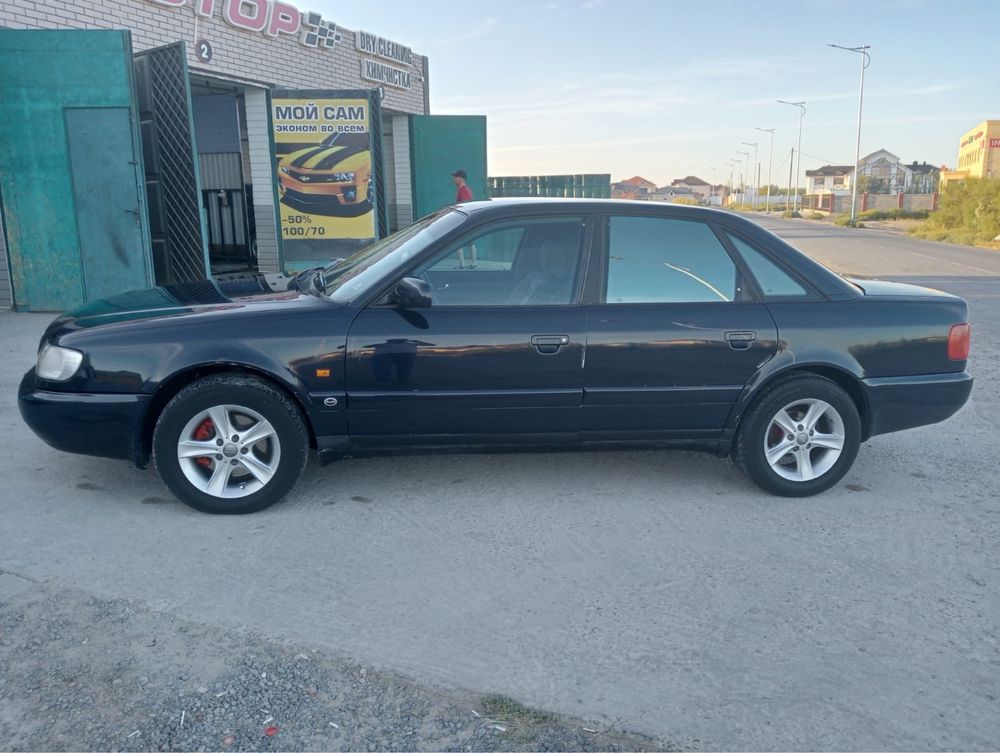 Audi A6 C4 2 объем 1994 года