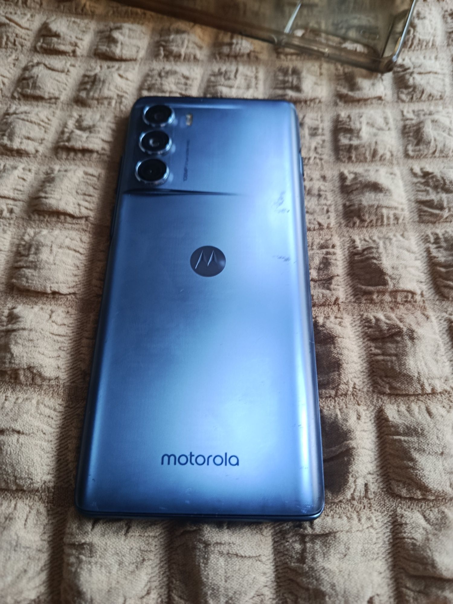 Продавам перфектно запазен Motorola G200 5g 8/128