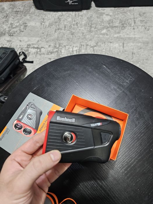 Bushnell Tour V5 Shift – Rangefinder Golf, Nou, Sigilat + Husă