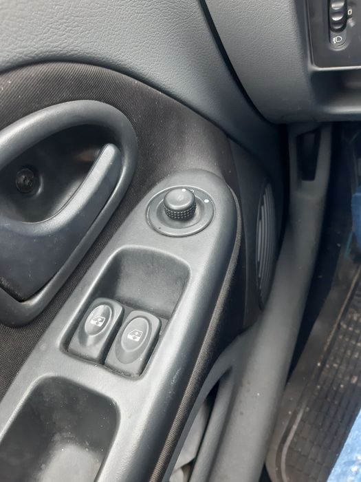 Vind Renault Clio Symbol