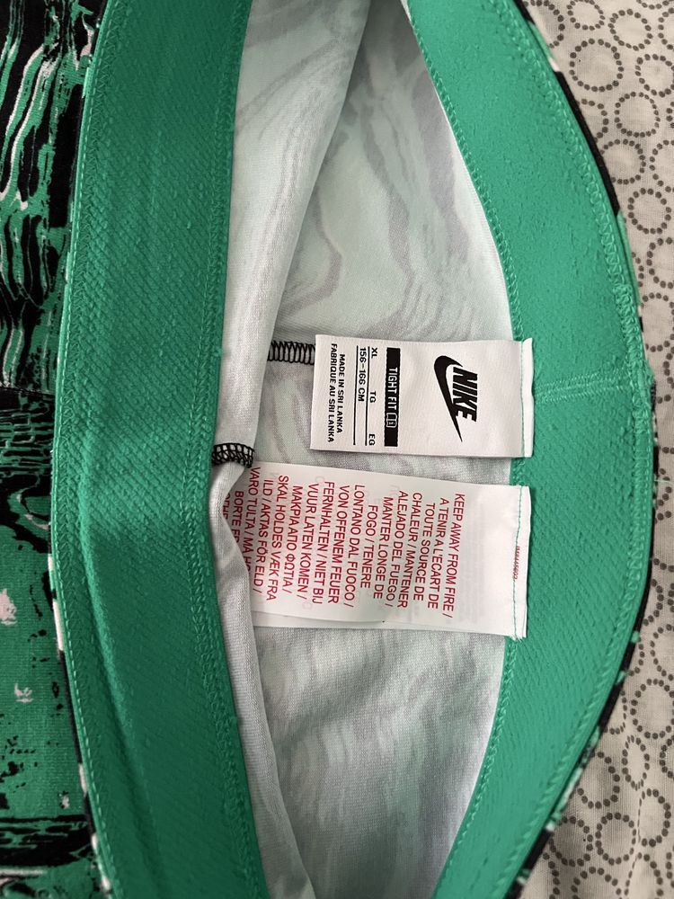 Клин Nike.