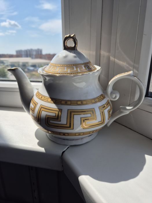 Чайники фарфоровые