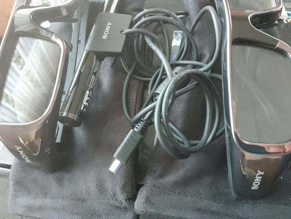 Sony -комплект 3D очила и трансмитер